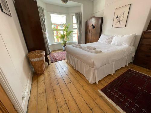 Apartamento Charming Hidden Gem - 3 Bedroom Home Away From Home