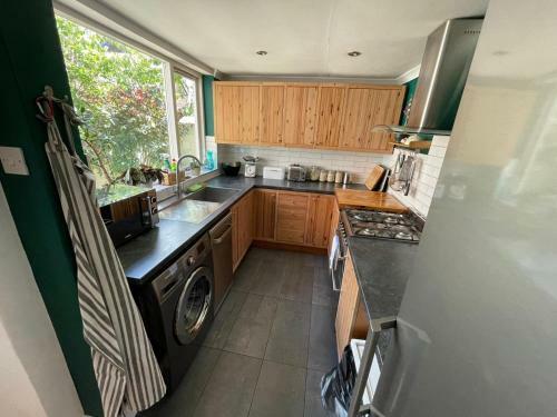 Apartamento Charming Hidden Gem - 3 Bedroom Home Away From Home
