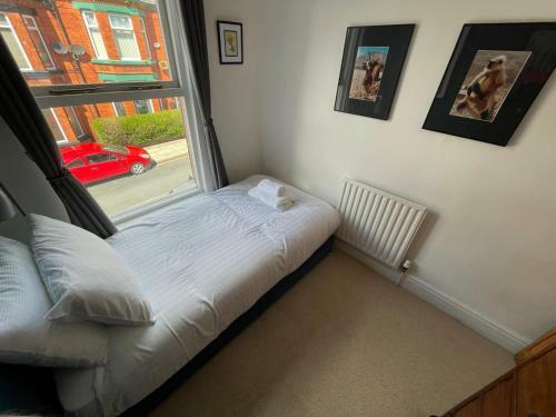 Apartamento Charming Hidden Gem - 3 Bedroom Home Away From Home