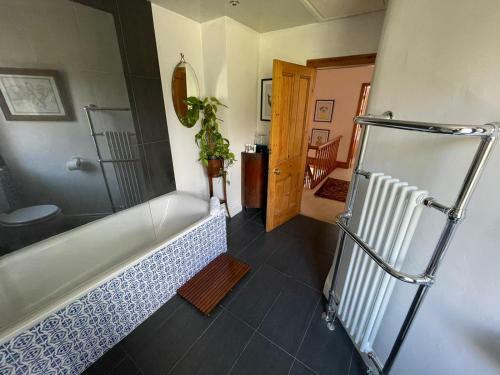 Apartamento Charming Hidden Gem - 3 Bedroom Home Away From Home