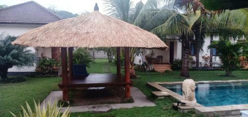 Hostal Kuta Paradise