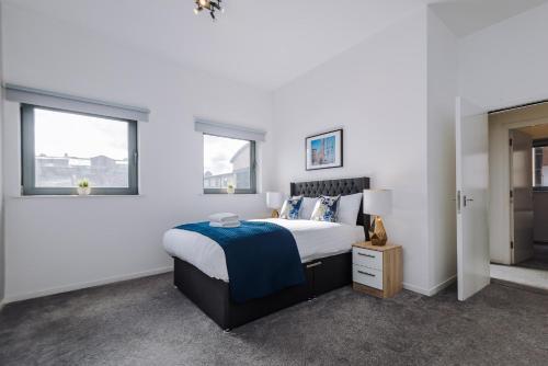 Beautiful 2 Bed Apartment - Super Central - Recently Renovated - Sleeps 8