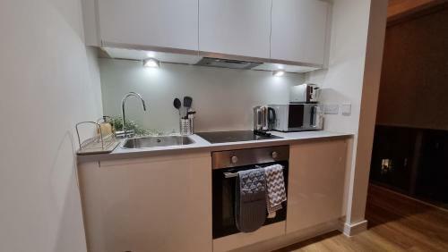 Apartamento City Centre Studio With Wifi Parking & Shops