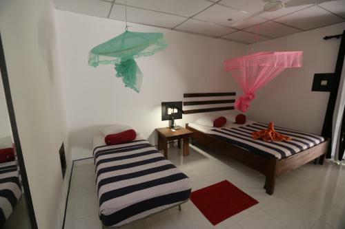 Eco Hotel Black & White - Anuradhapura