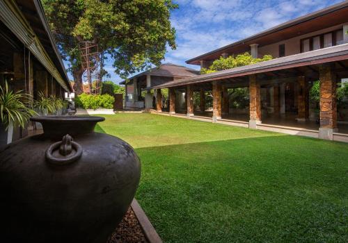 Full Moon Garden Hotel