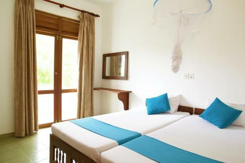 Hostal Beach Inns Holiday Resort