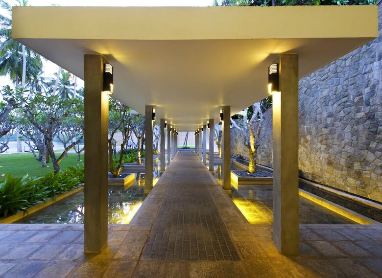 Hotel Avani Kalutara Resort