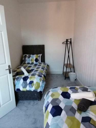 Apartamento 7 Beds Sleeps 9 2 Miles (7 Mins) From Newcastle Centre