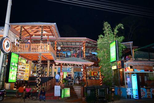 Posada Ella Village Inn
