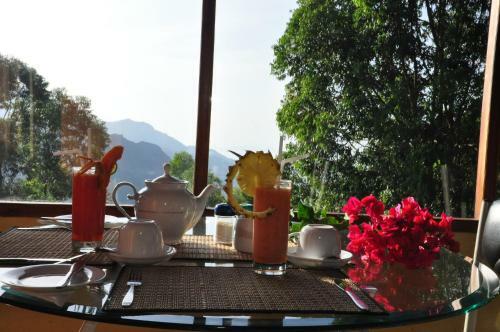 Hotel Sky Green Resort