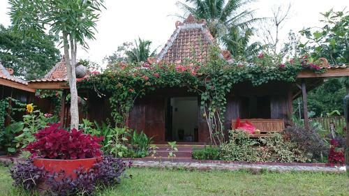 Villa Riverisde Kalijeruk