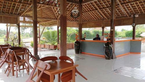 Villa Riverisde Kalijeruk