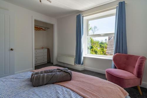 Family Friendly Cottage With Bunk Beds And Courtyard