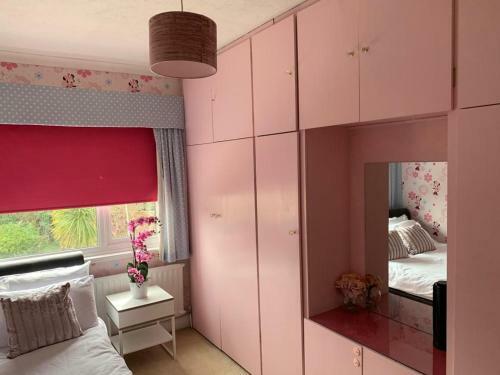 Beautiful 5 Bedroom House In Maidstone