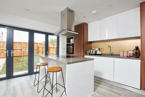 Beautiful 5 Bed House Manchester Sleeps8 Wparking