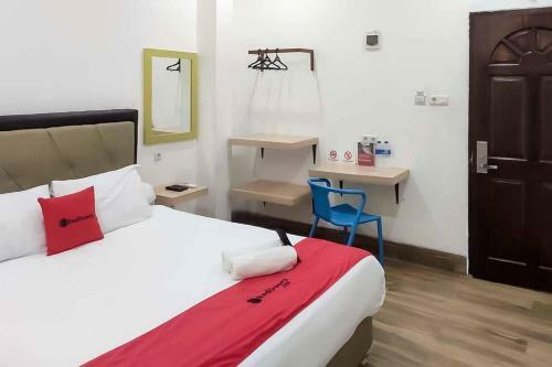 Hotel Reddoorz Plus At Jalan Veteran Palembang
