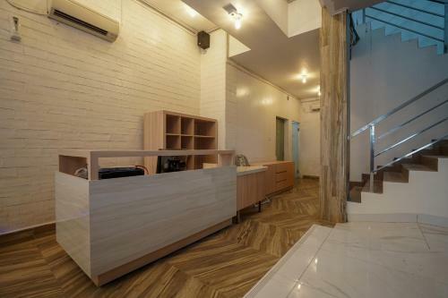 Hotel Reddoorz Plus At Jalan Veteran Palembang