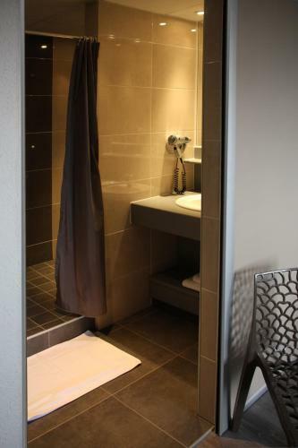Hotel H�tel Restaurant Les Aliz�s