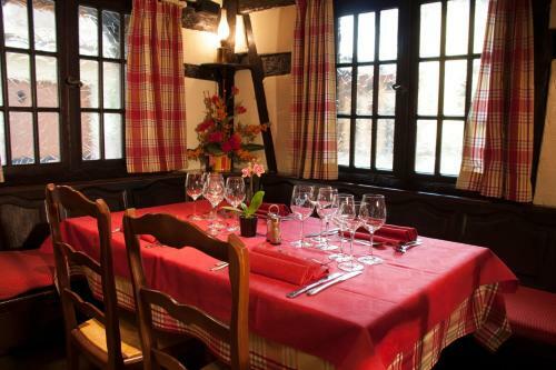 Hotel H�tel Restaurant Les Aliz�s