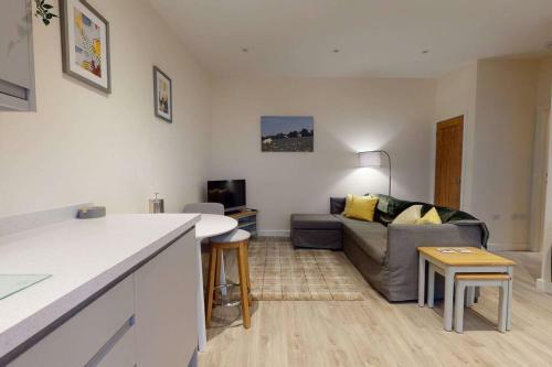 Peashell Farm Apartments - The Highlander