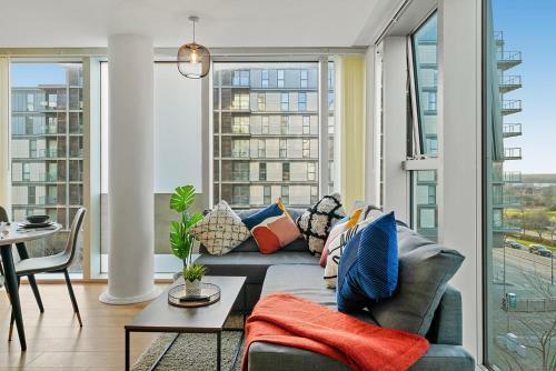 Apartamento Contemporary, Modern, 2-bed Apt, Prime Central Mk