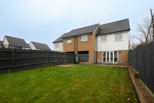 Waterside Lodge By Crew Homes