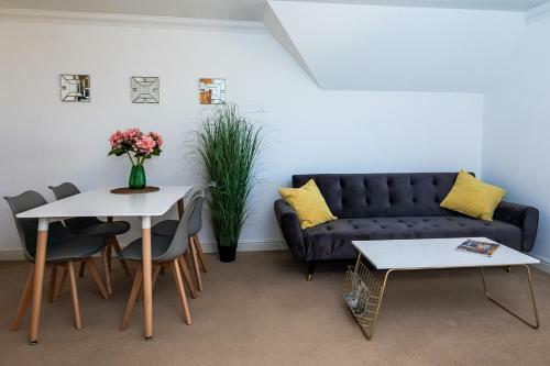 Executive Perivale Apartment By Crew Homes