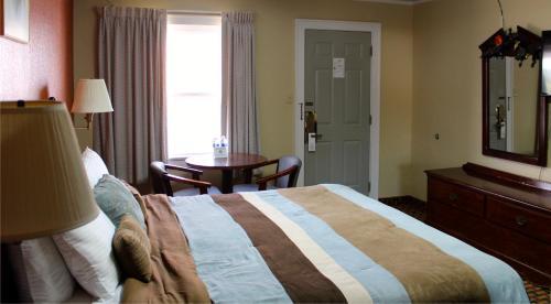 Savannah Motel