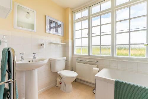 Alderfen View - Norfolk Holiday Properties