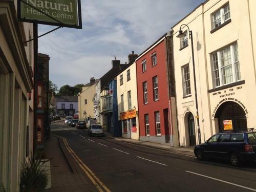 Hostal Madtom Seafood Cafe Bar & Guest Rooms