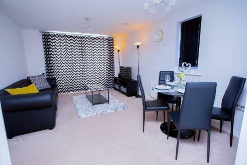 Mills Apartment - Two Bedroom En-suite Apartment