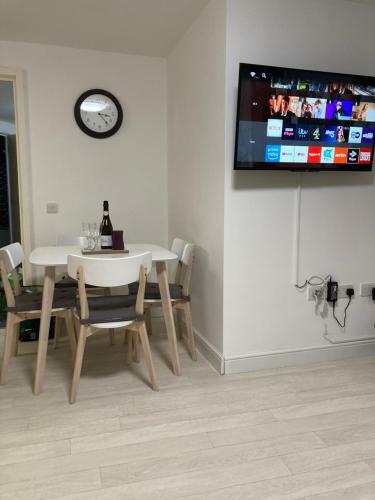 One Bed Apartment One Minute Walk Towan Beach Free Parking
