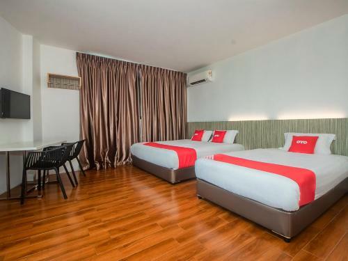 Hotel Oyo 90102 7 Days Lodge