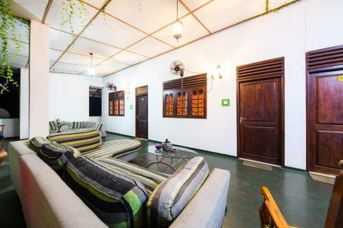 Primetime Hotel