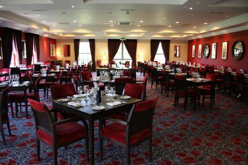 Hotel The Cambridge Belfry - Qhotels