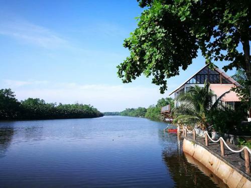 Homestay Ala Riverview Lodge Kota Bharu