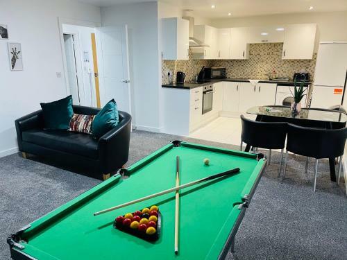 Stunning 1 Bed City Centre Apartment With Pool Table