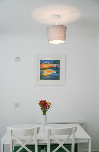 No.8 Westbay Apartment