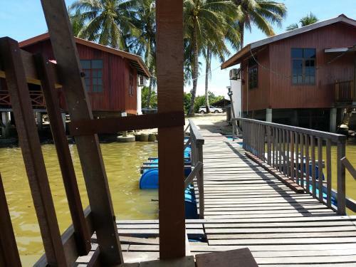 Flooting House