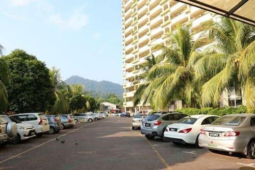 Century Suria Seaview + 3 Bedroom Apartment