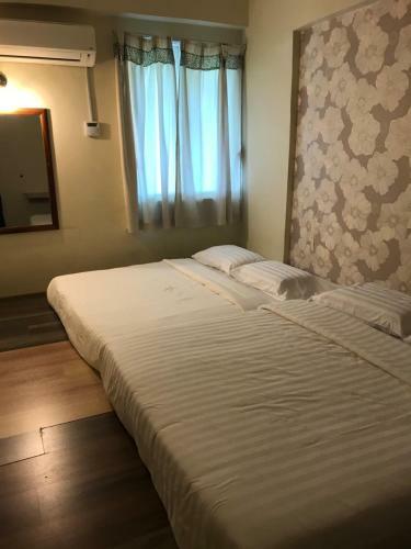 Century Suria Seaview + 3 Bedroom Apartment