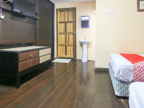 Hotel Oyo 44084 Ombak Inn Chalet