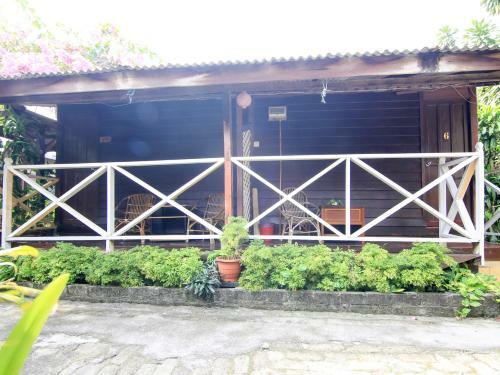Hotel Oyo 44084 Ombak Inn Chalet