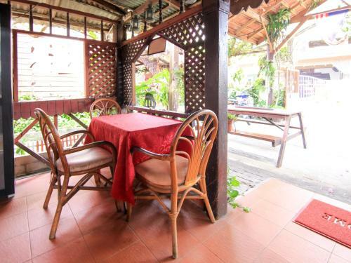 Hotel Oyo 44084 Ombak Inn Chalet