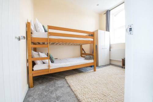 Amazing 3 Bedroom Townhouse With Parking