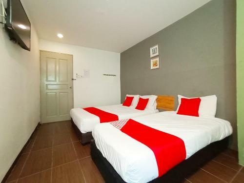 Hotel Oyo 89465 Golden Lounge