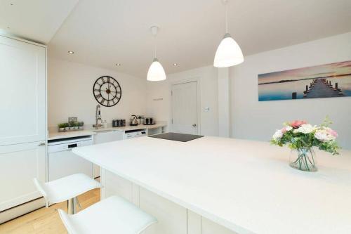 Aderta Stylish House