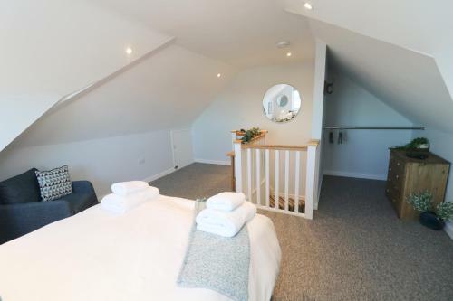 Townhouse, Close To Harbour With Sea Views