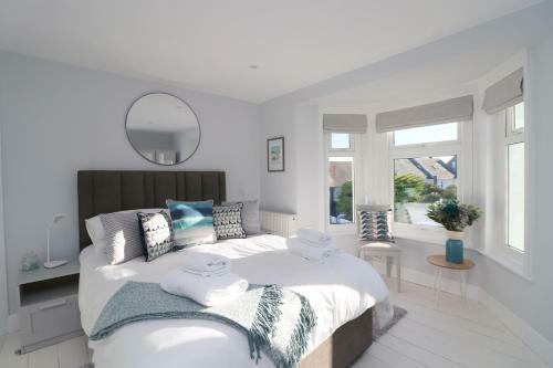 Townhouse, Close To Harbour With Sea Views