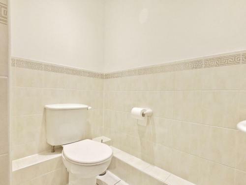 Central Spacious & Stylish Apartment With Free Parking
